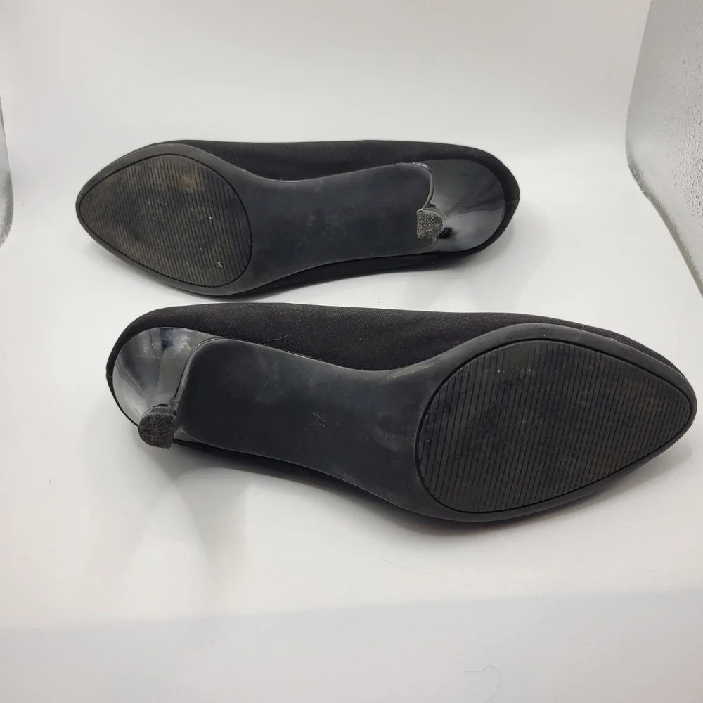 Coach and Four Women Black Slip On Satin Pump with 2.5 Inch Heel Size 7.5 Office